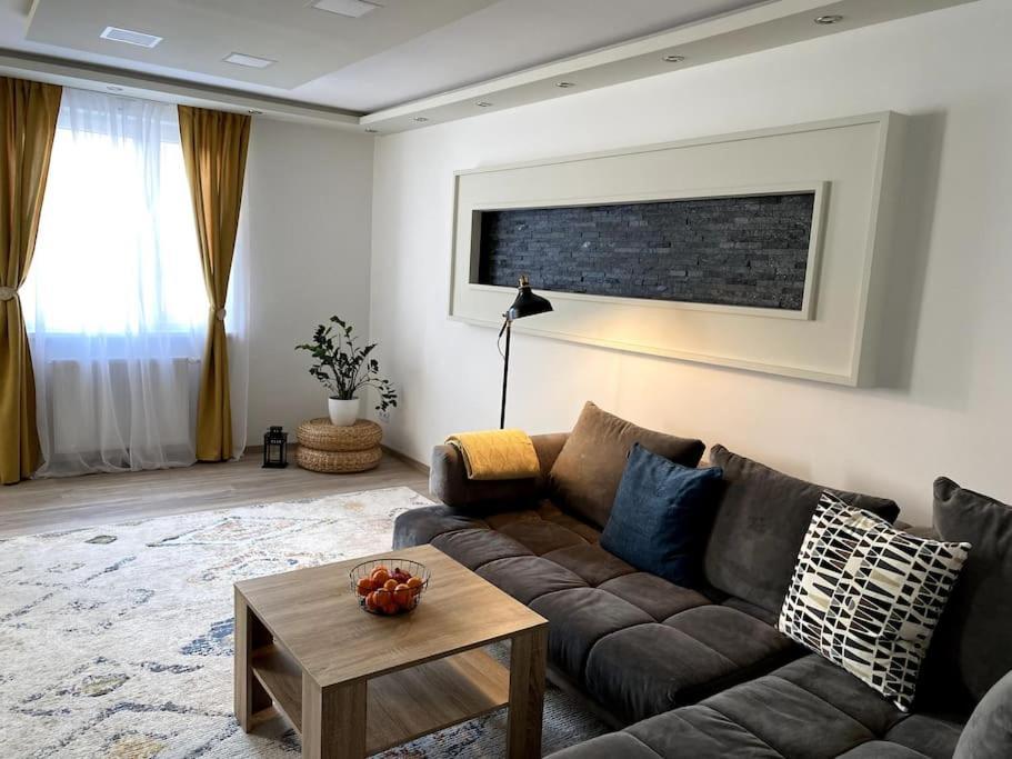 Gemuetliche Wohnung In Ottakring ウィーン エクステリア 写真