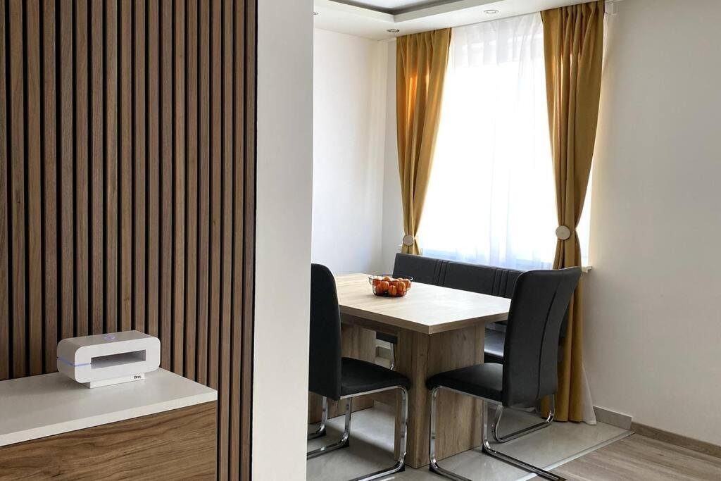 Gemuetliche Wohnung In Ottakring ウィーン エクステリア 写真
